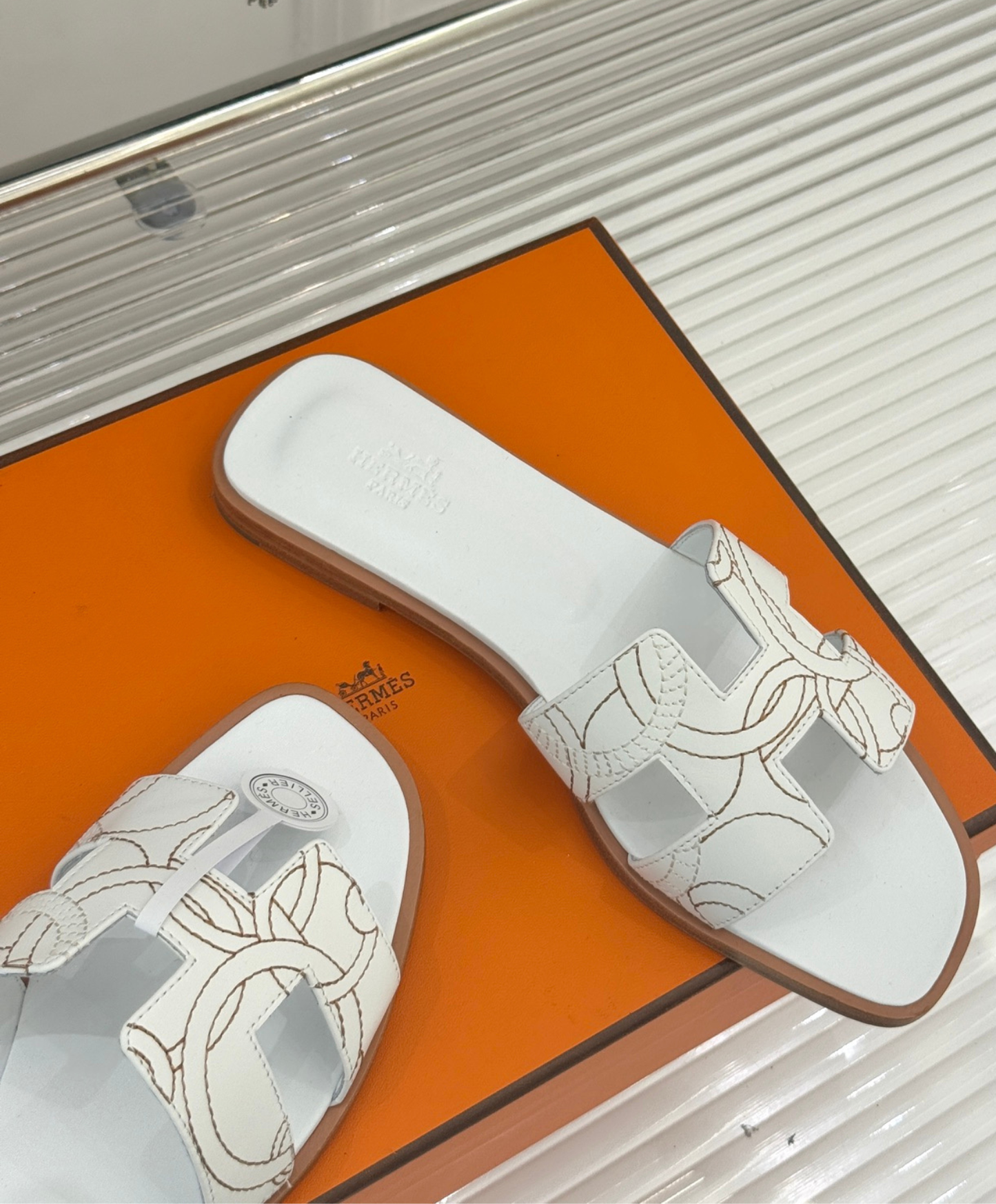 Oran sandal