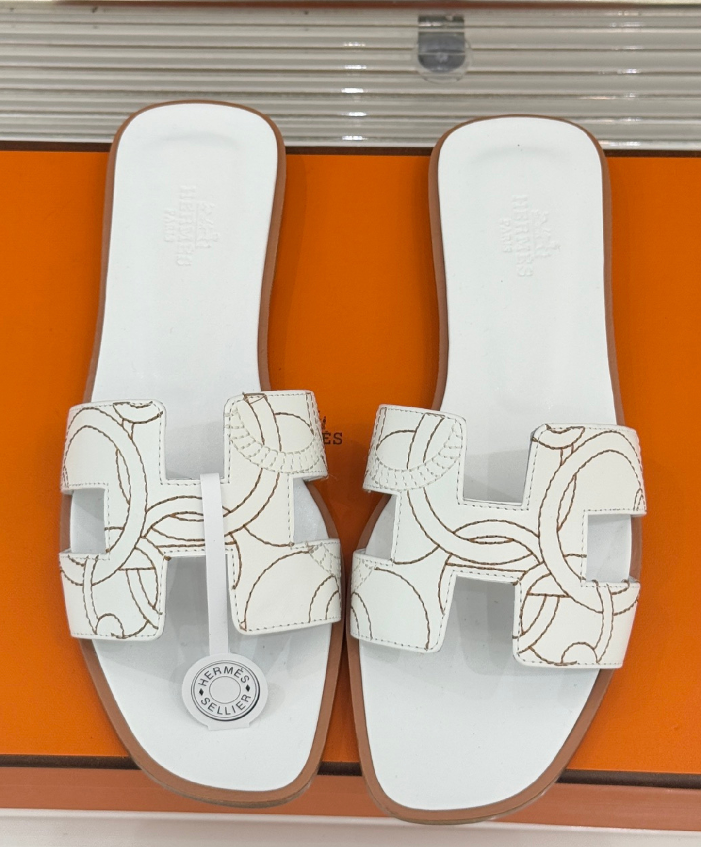 Oran sandal