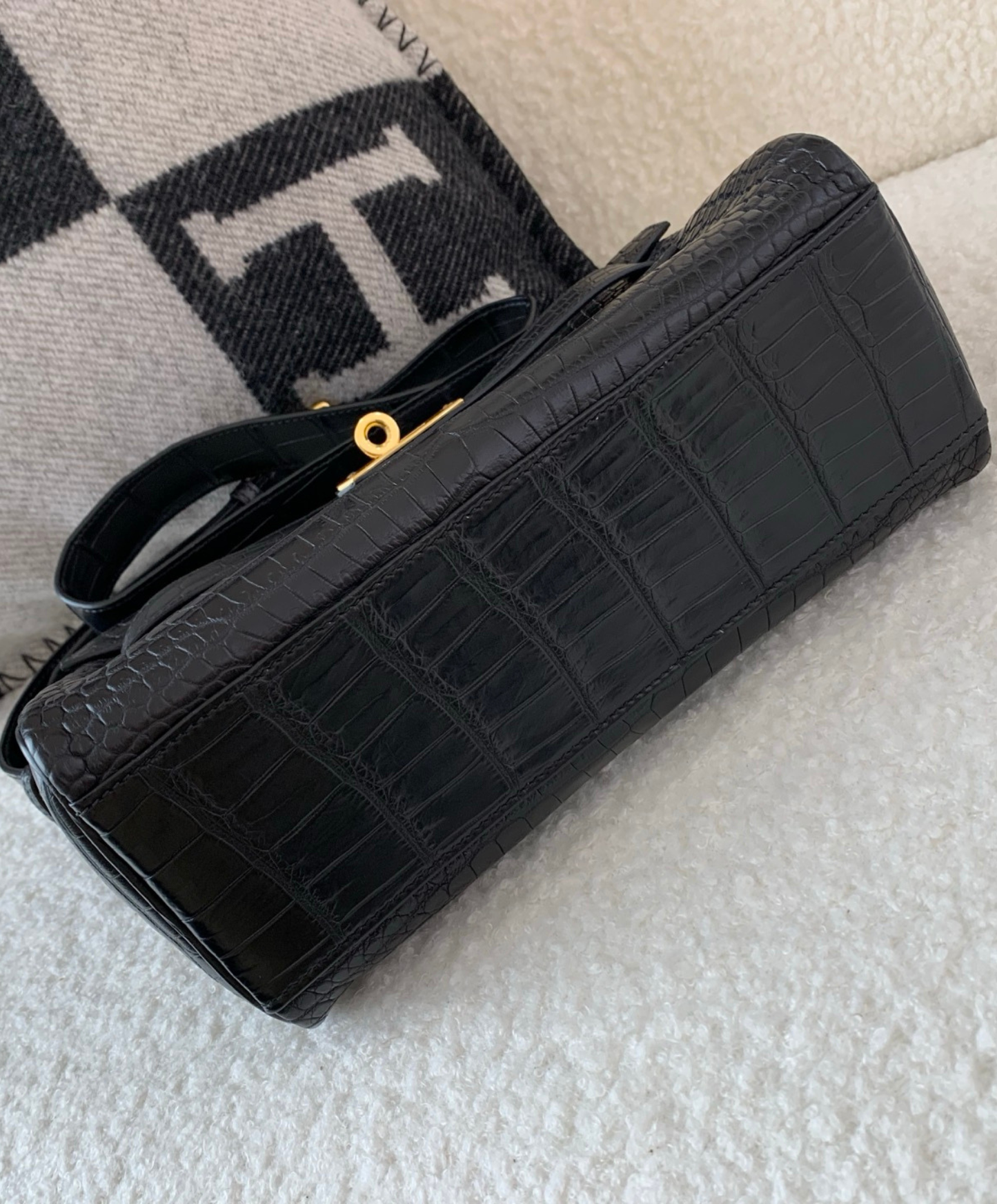 Kelly Messenger PM Crocodile