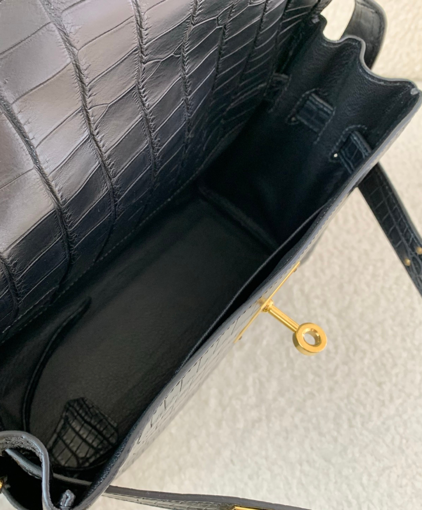 Kelly Messenger PM Crocodile