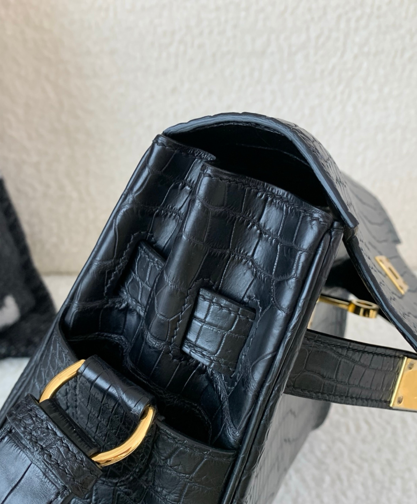 Kelly Messenger PM Crocodile