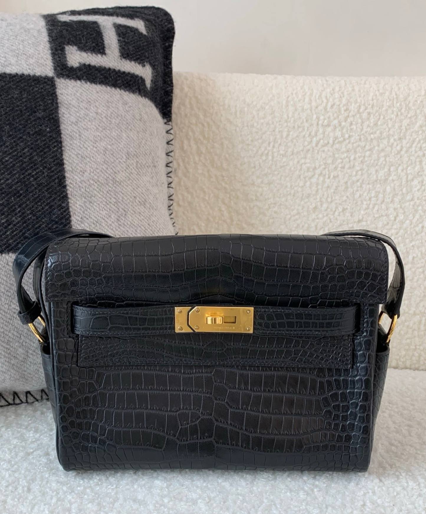 Kelly Messenger PM Crocodile