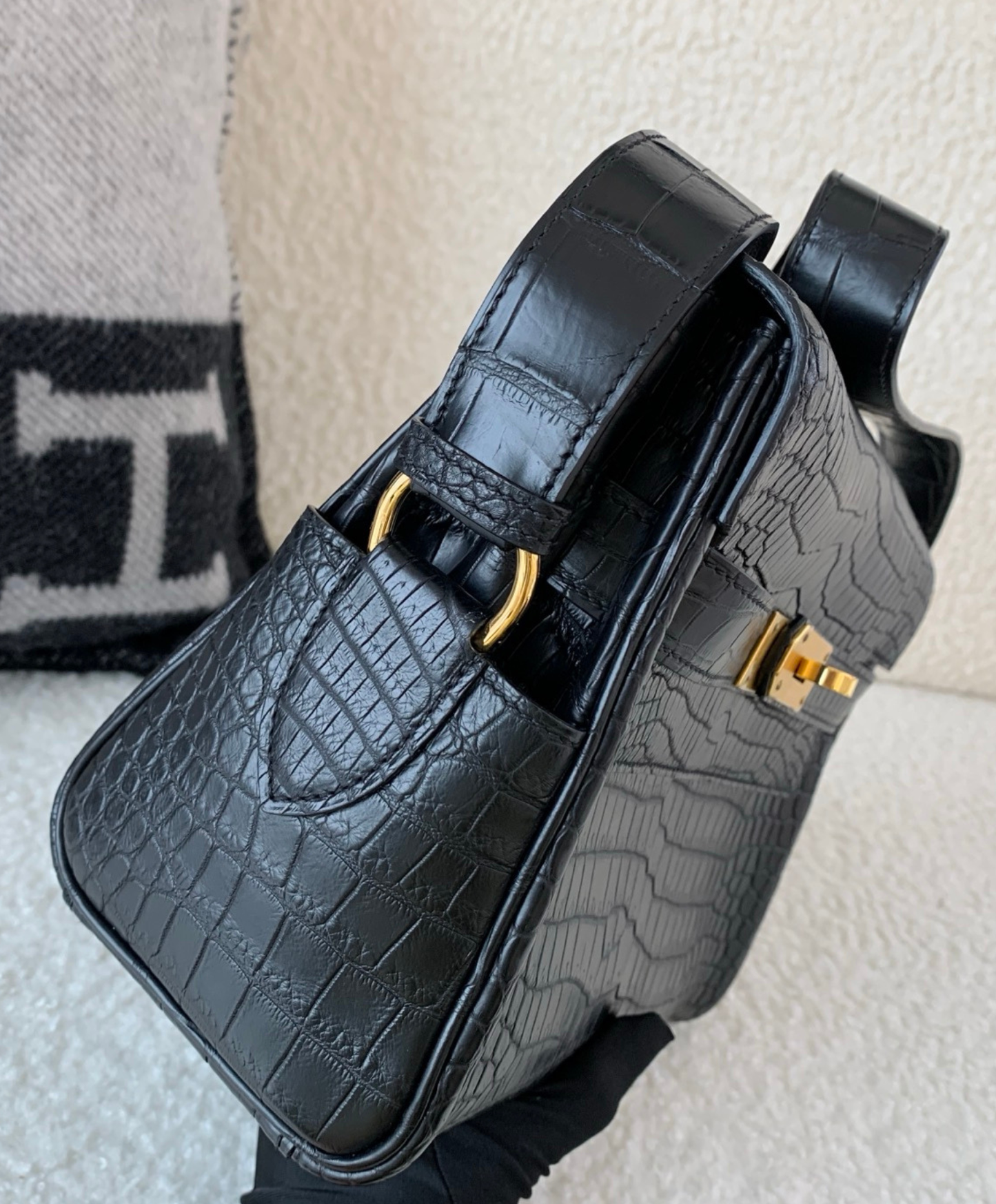 Kelly Messenger PM Crocodile