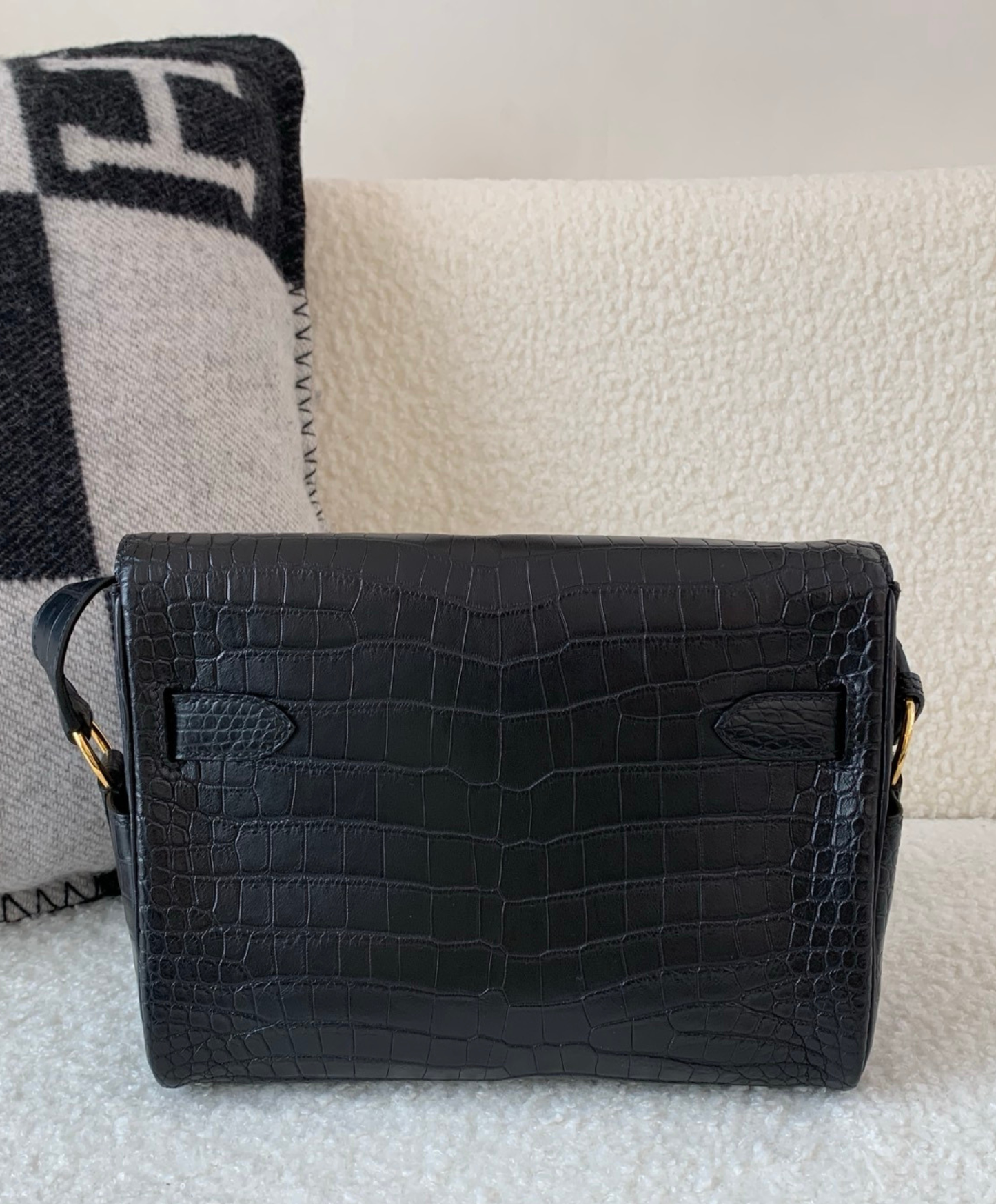 Kelly Messenger PM Crocodile