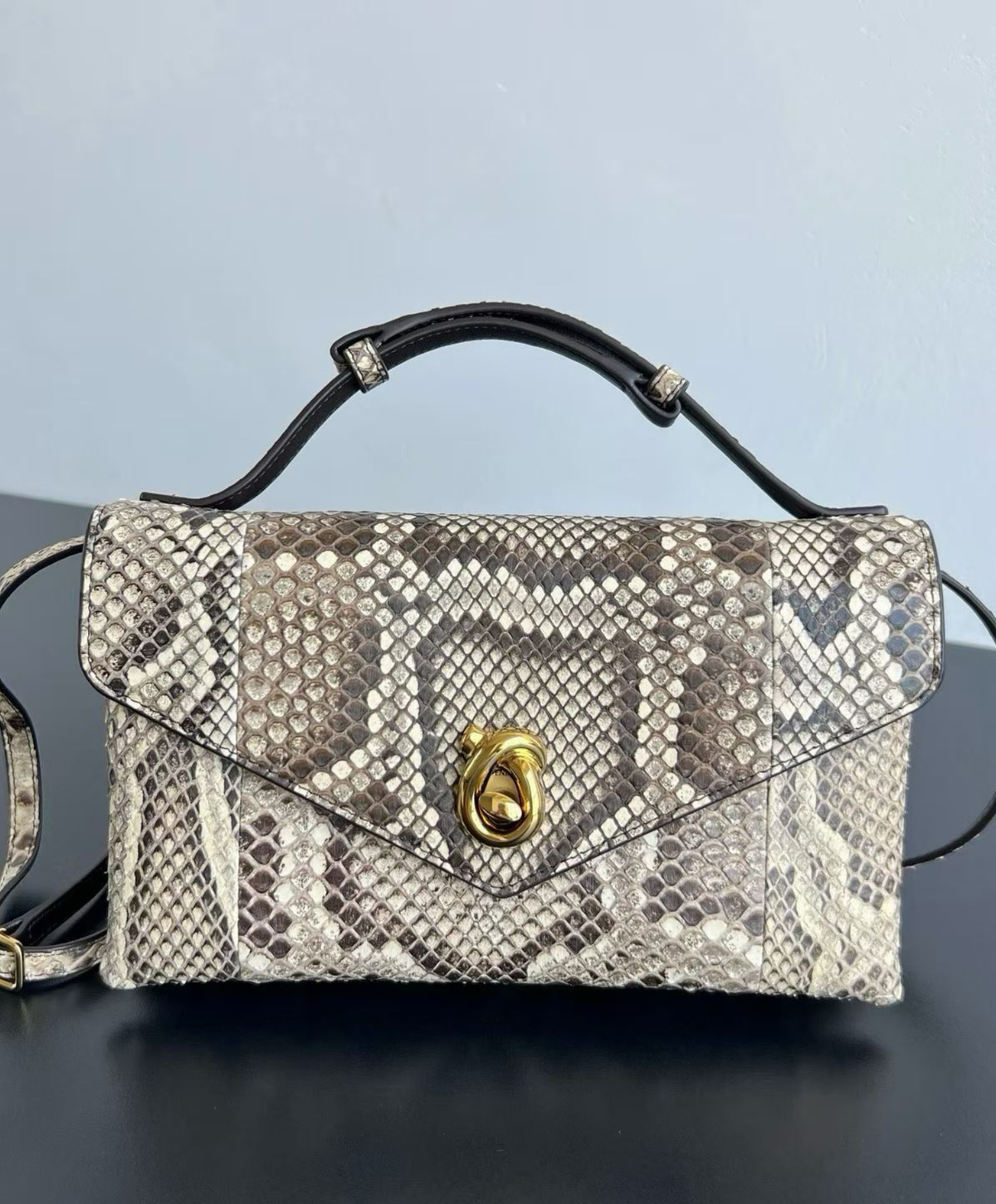 Knot Lock Hand Bag
