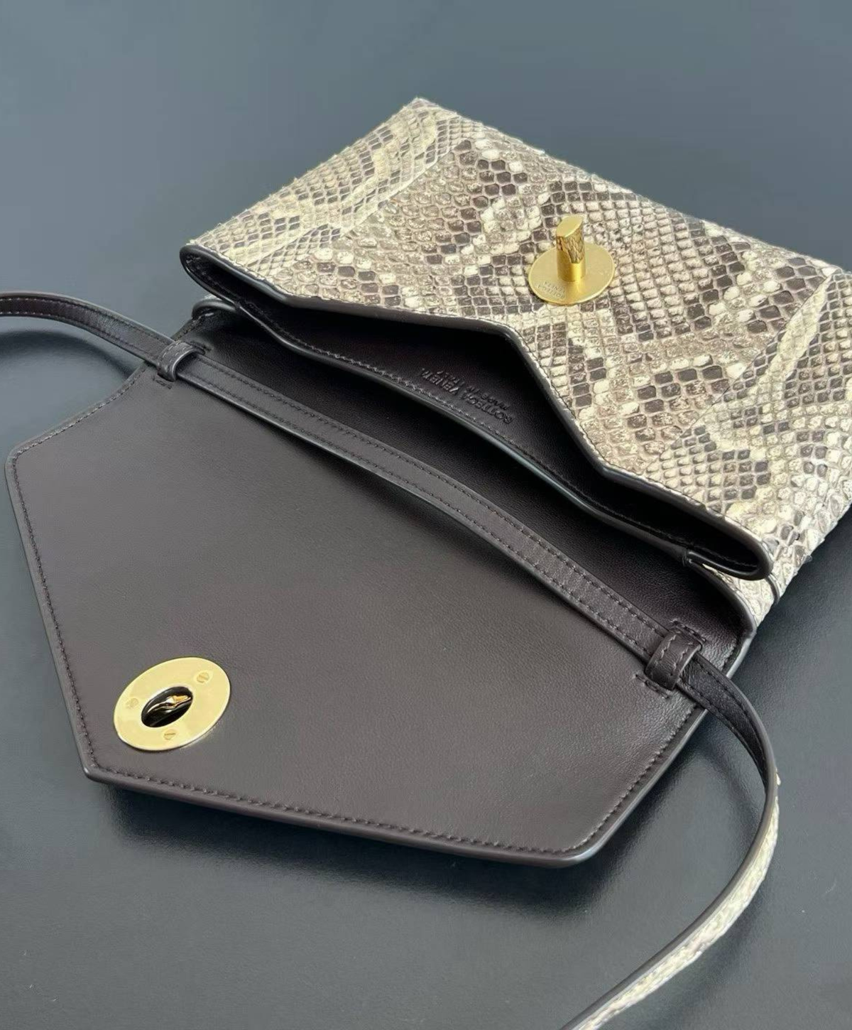 Knot Lock Hand Bag