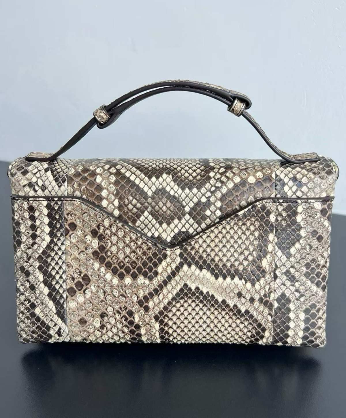 Knot Lock Hand Bag