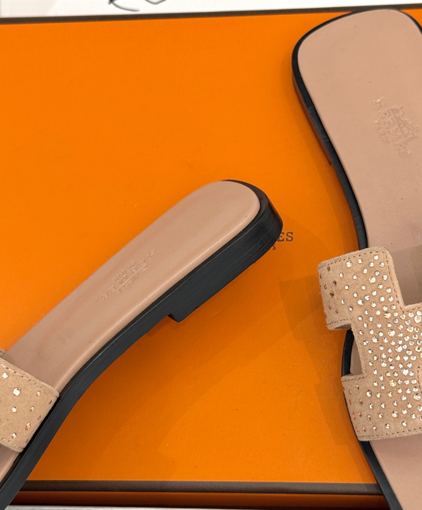 Oran sandal
