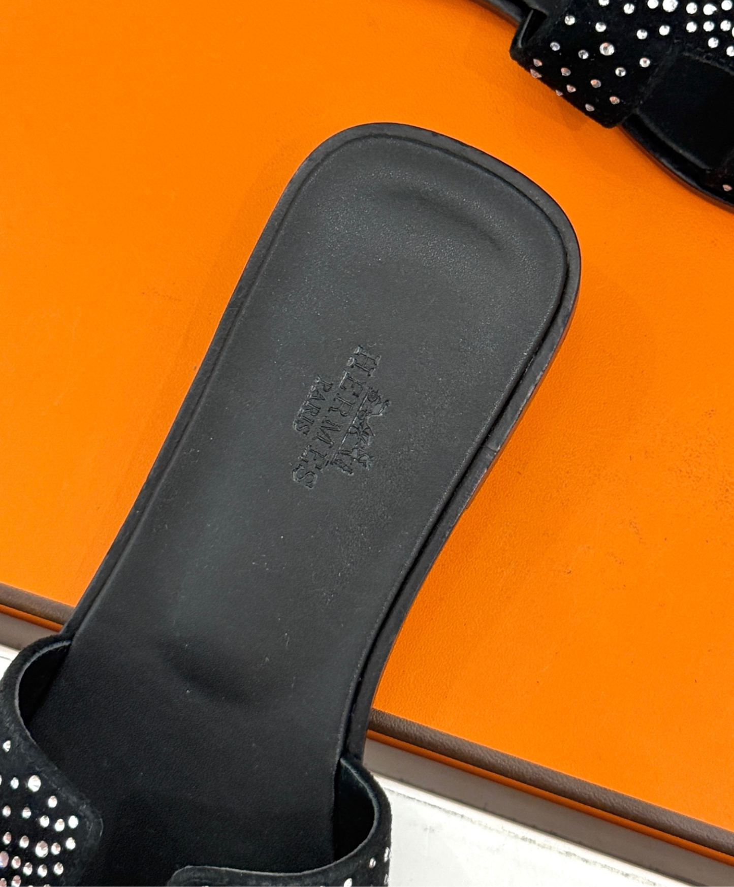 Oran sandal