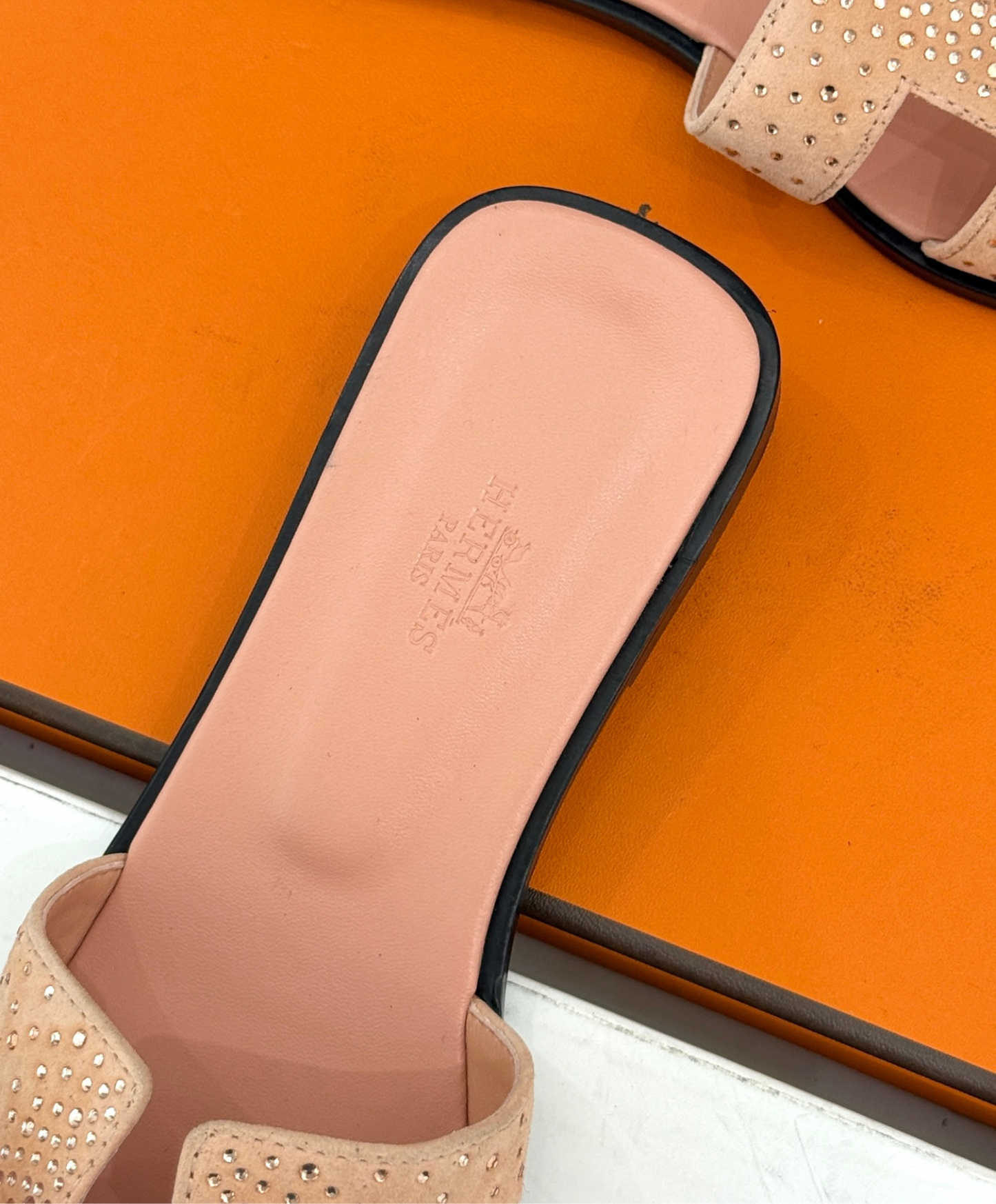 Oran sandal