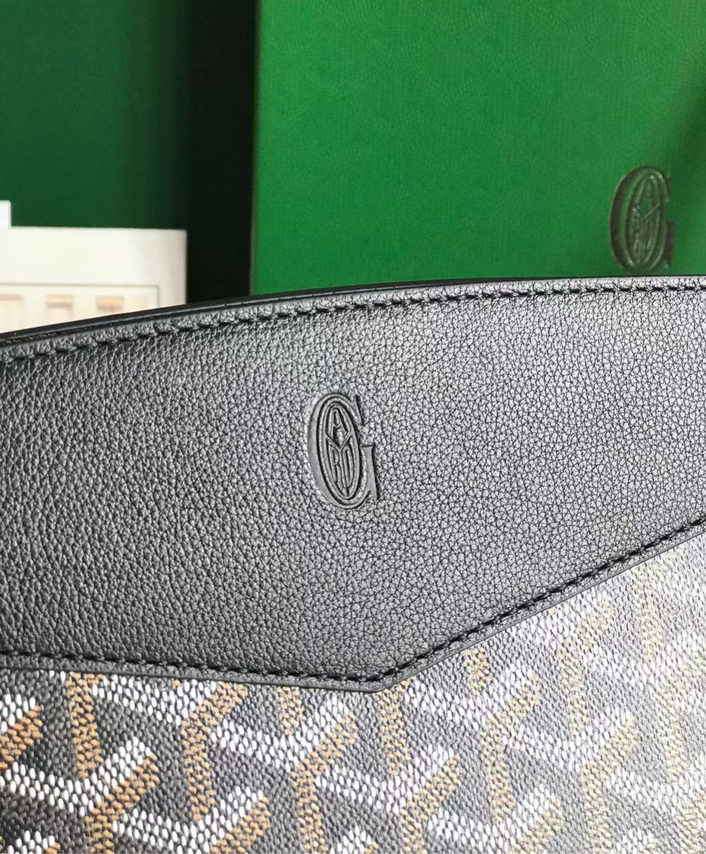 Rouette Structure PM Bag