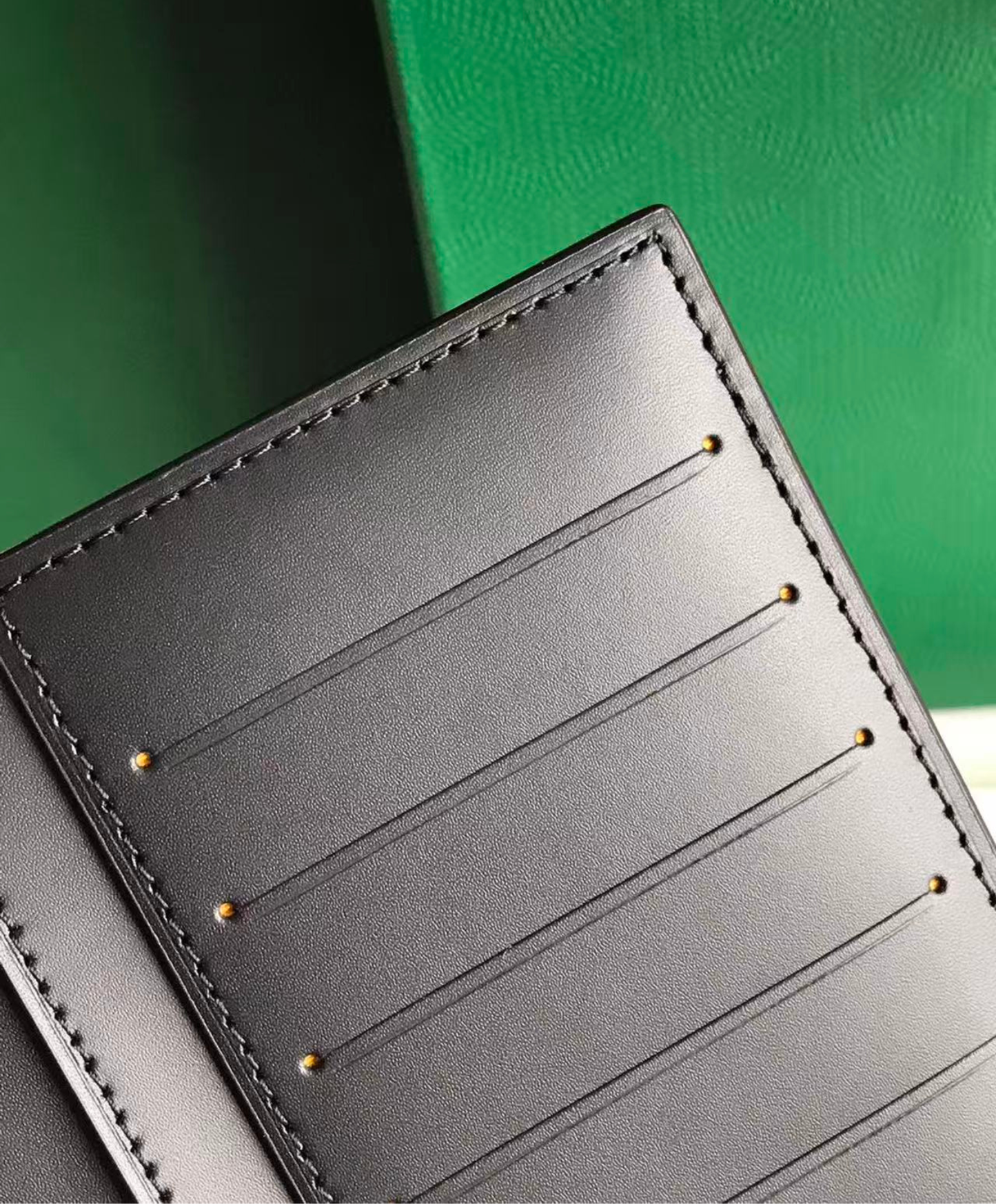 Saint-Lambert Wallet