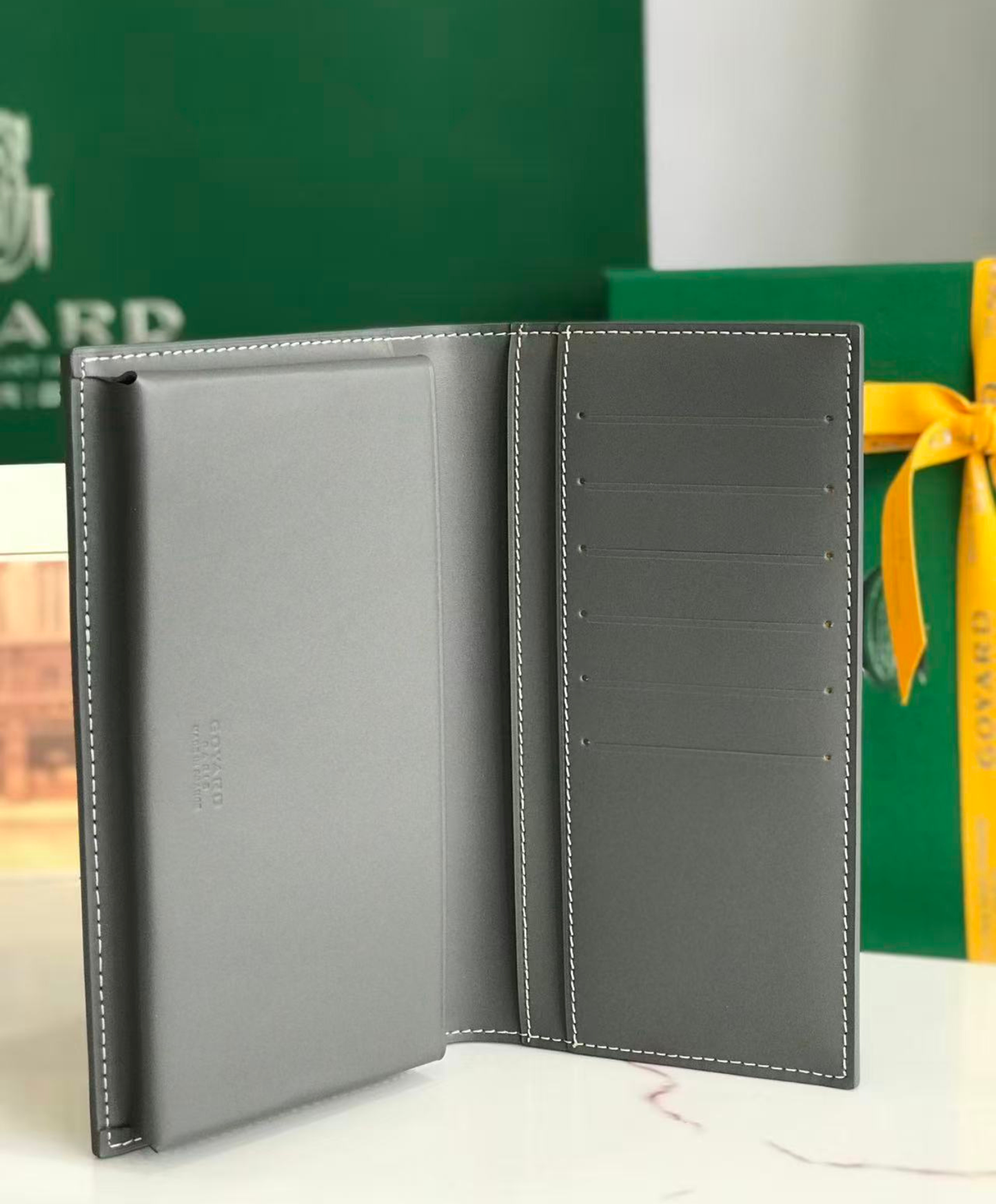 Saint-Lambert Wallet