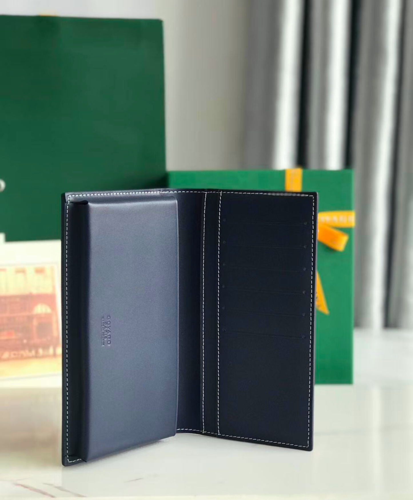 Saint-Lambert Wallet