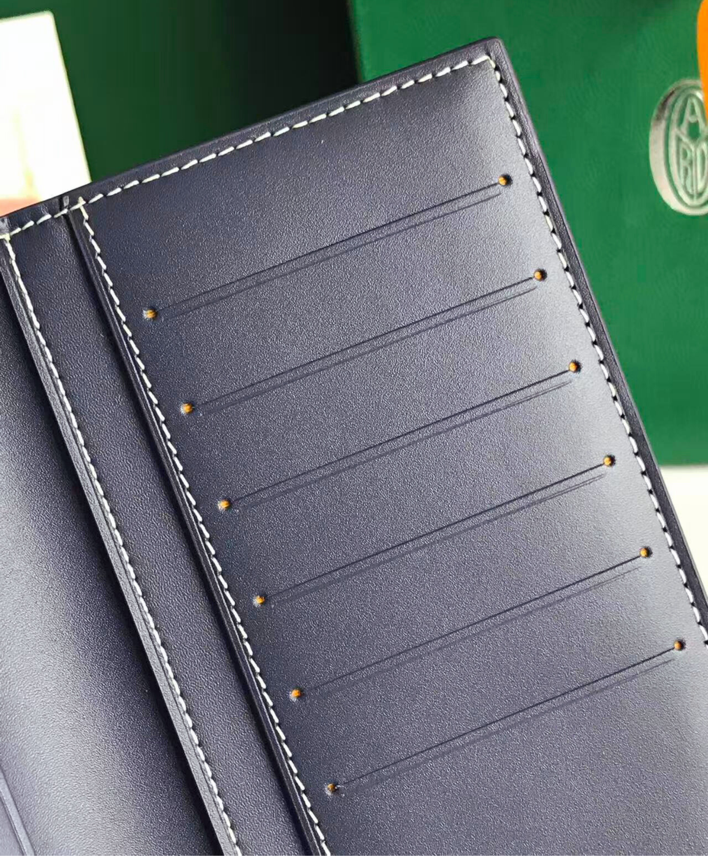 Saint-Lambert Wallet