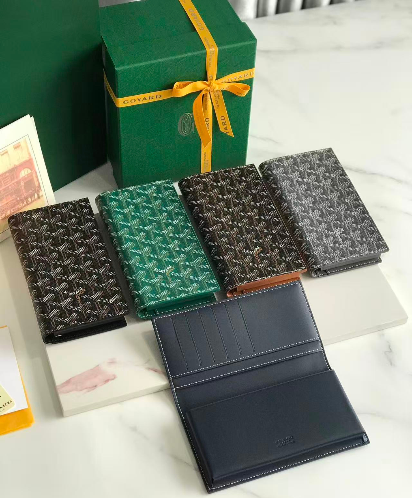 Saint-Lambert Wallet