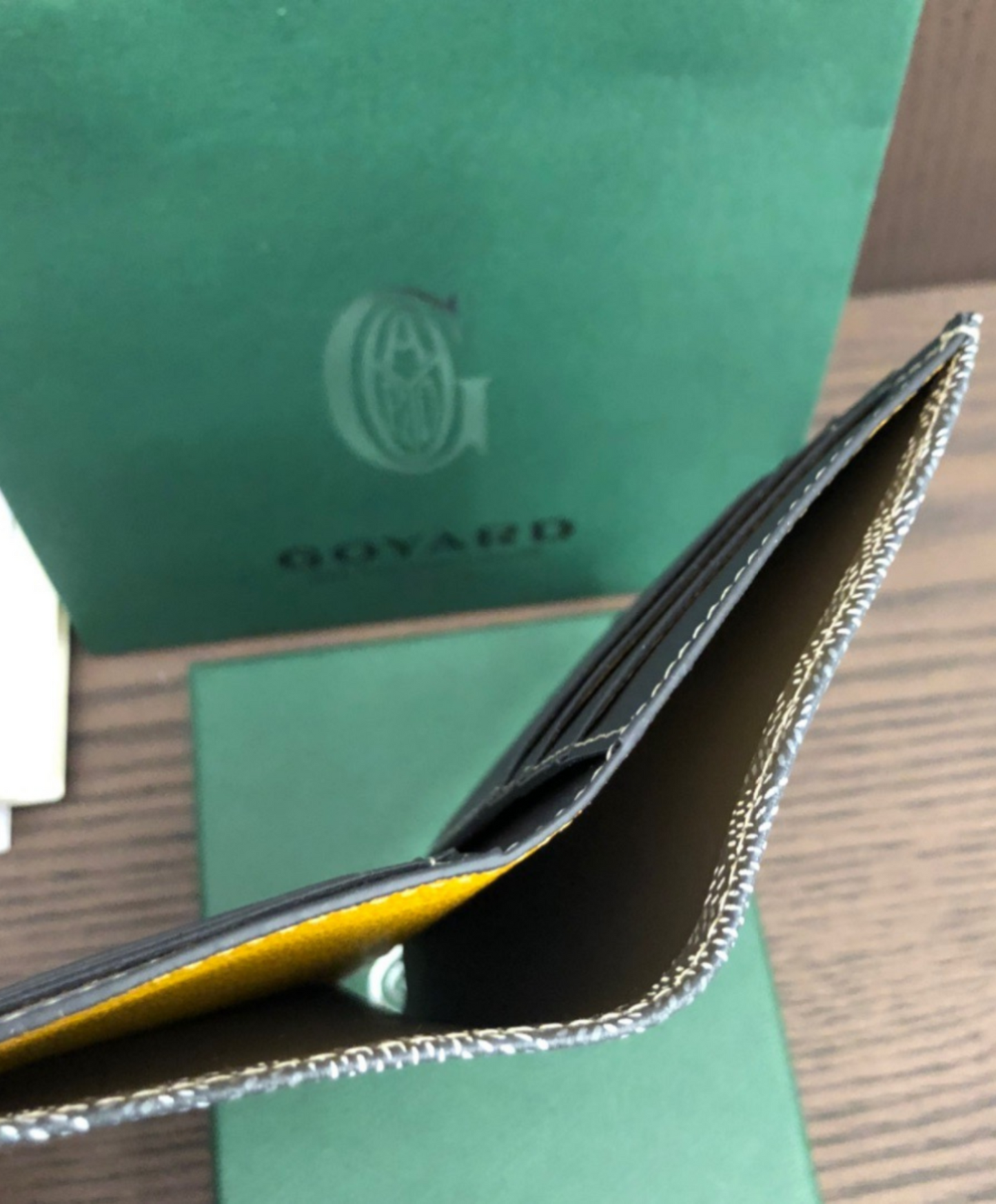 Saint-Pierre Card Wallet