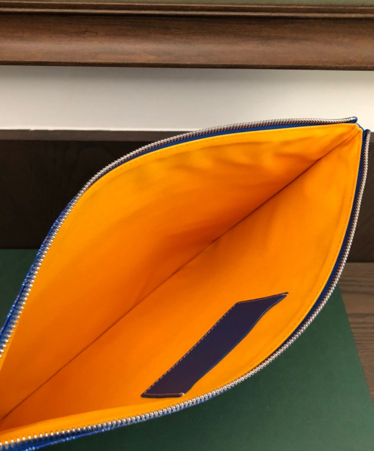 Senat GM Pouch