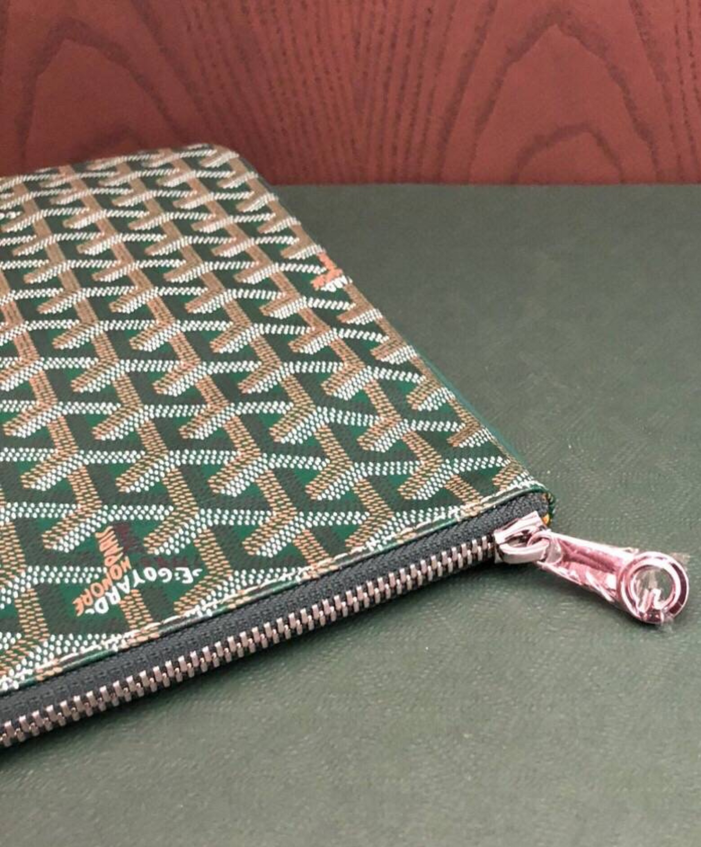Senat MGM Pouch