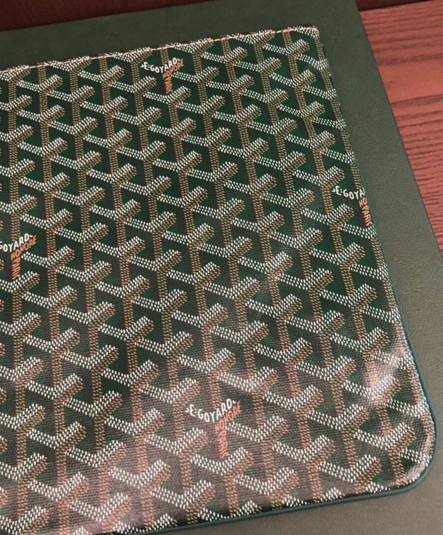 Senat MGM Pouch