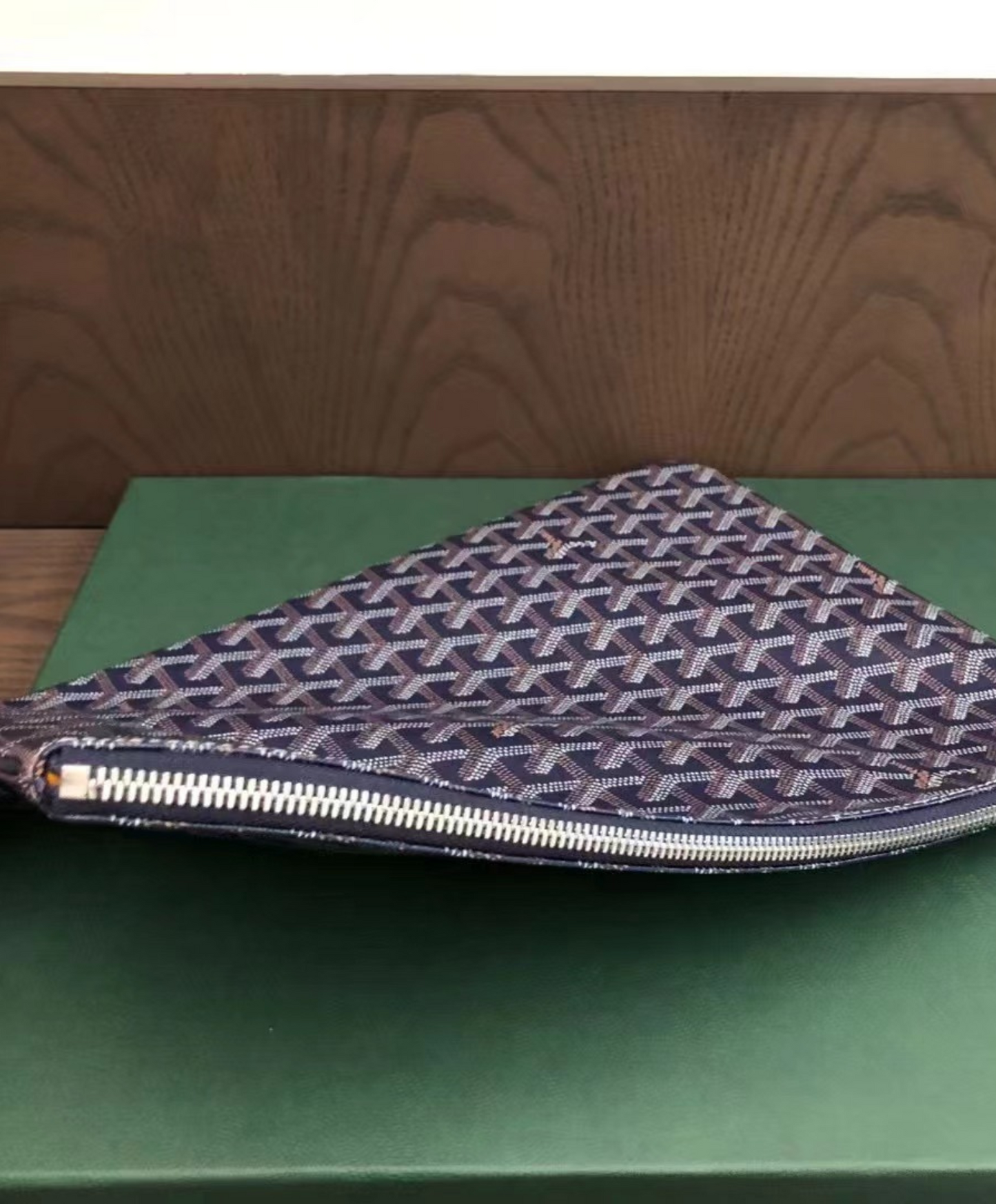 Senat MGM Pouch