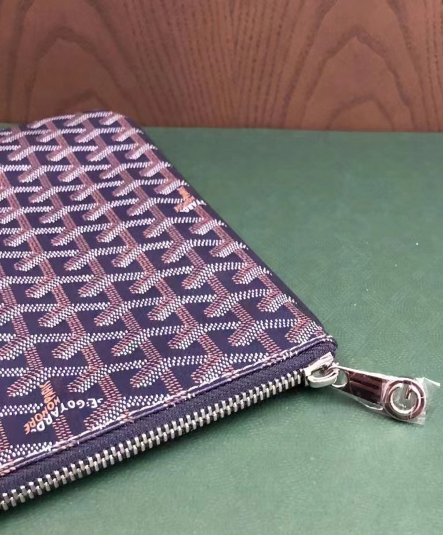 Senat MGM Pouch