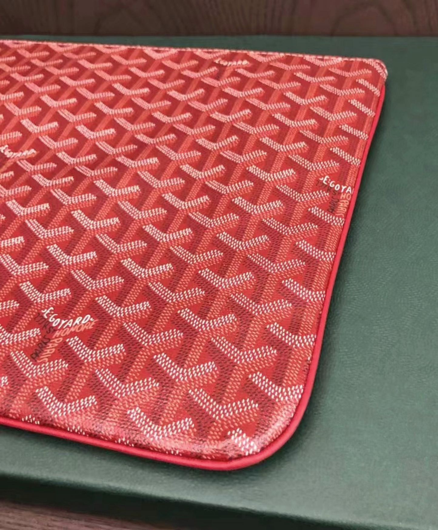 Senat MGM Pouch