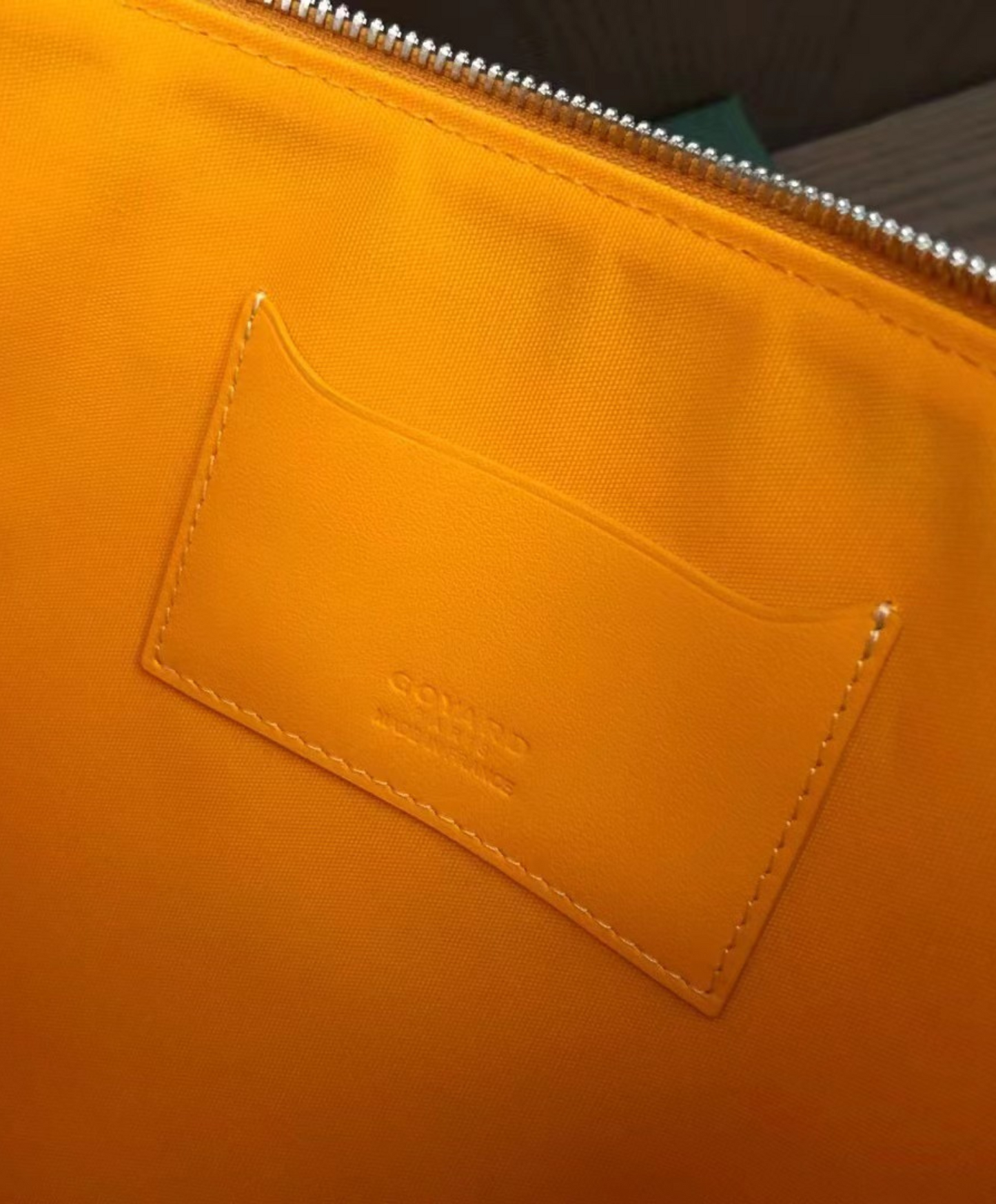 Senat MGM Pouch
