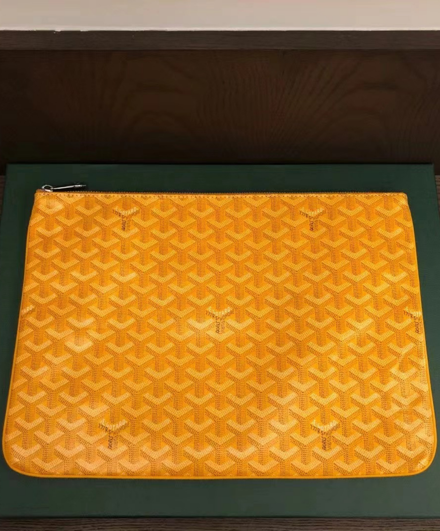Senat MGM Pouch