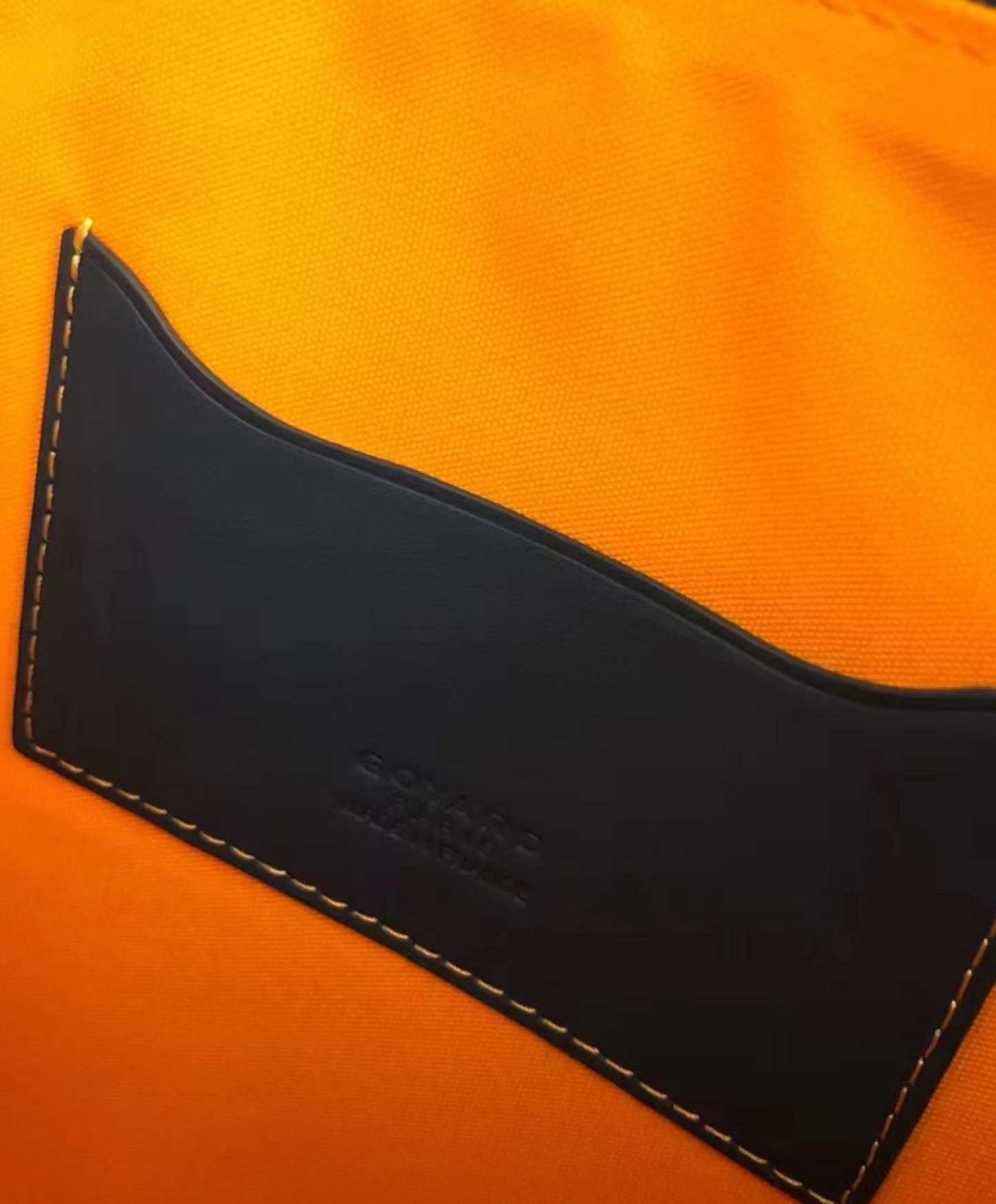 Senat MM Pouch