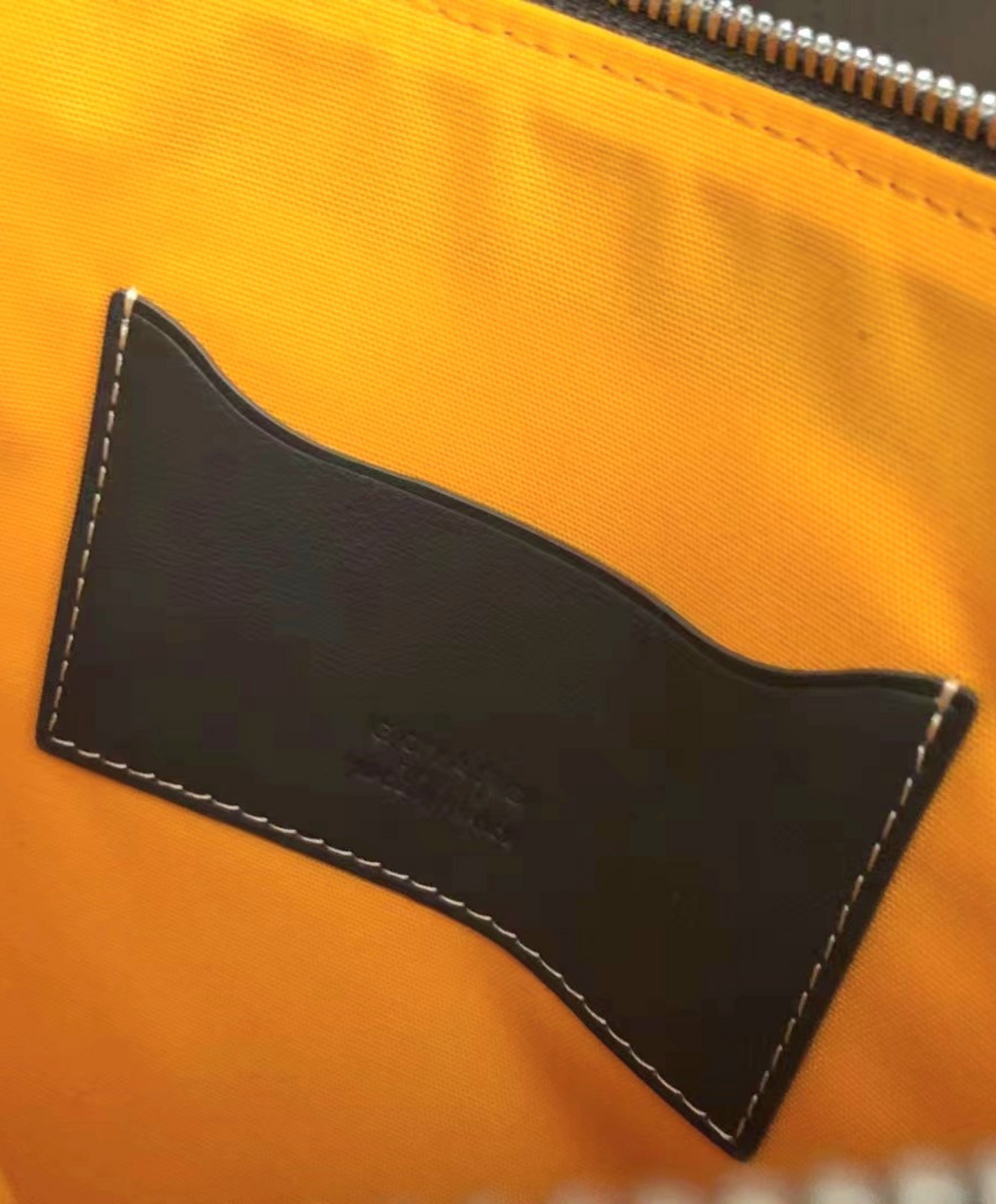 Senat MM Pouch