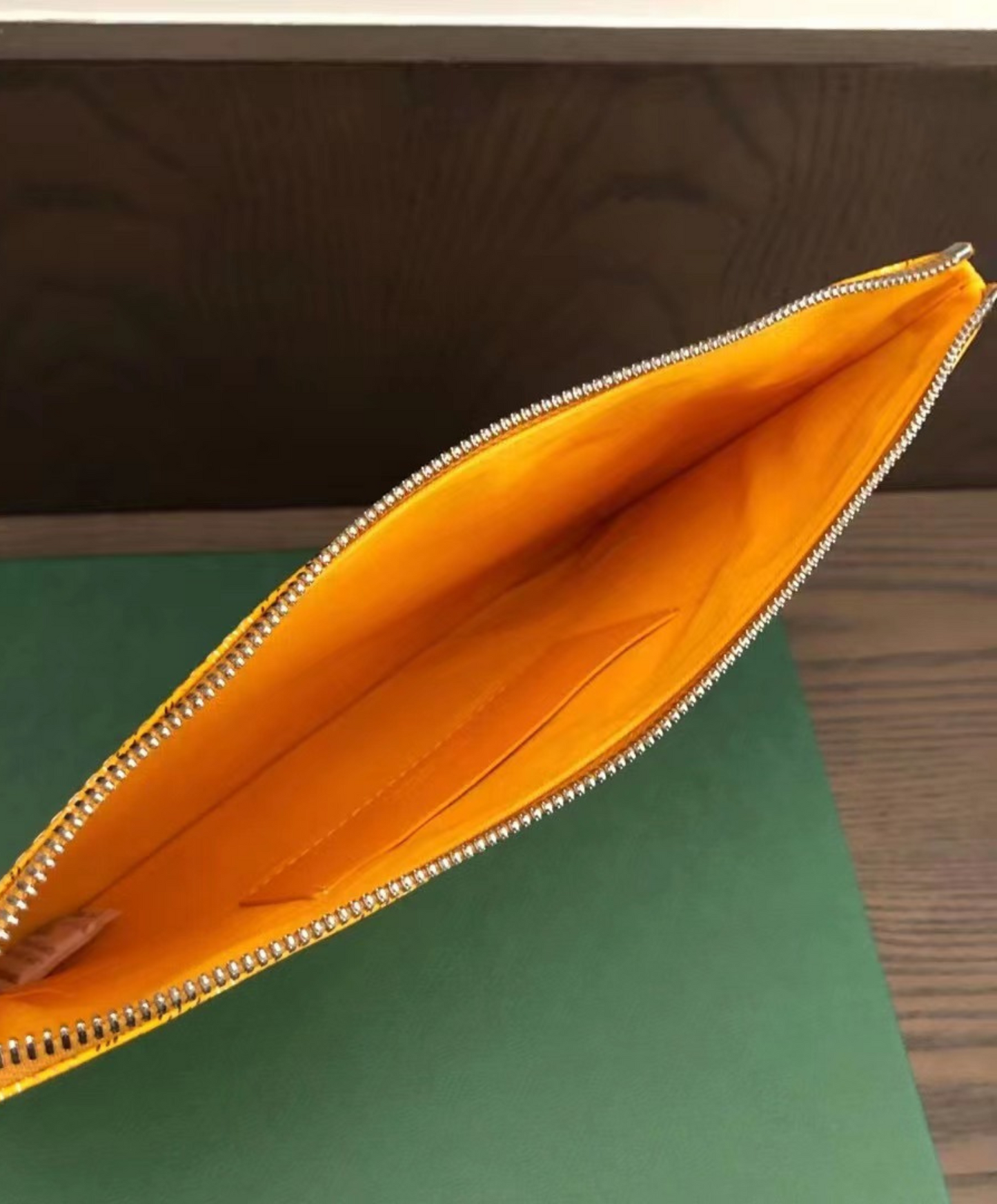 Senat MM Pouch