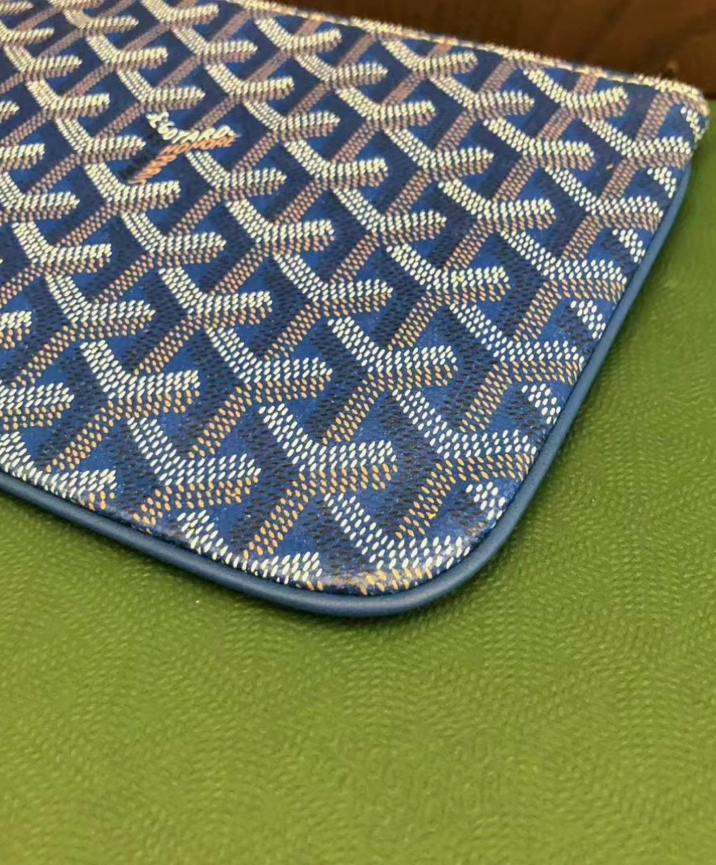 Senat PM Pouch