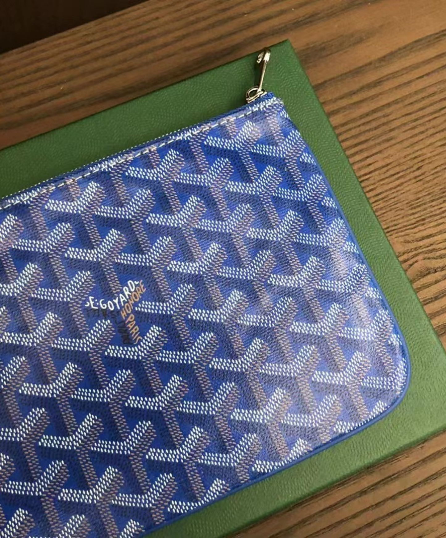 Senat PM Pouch
