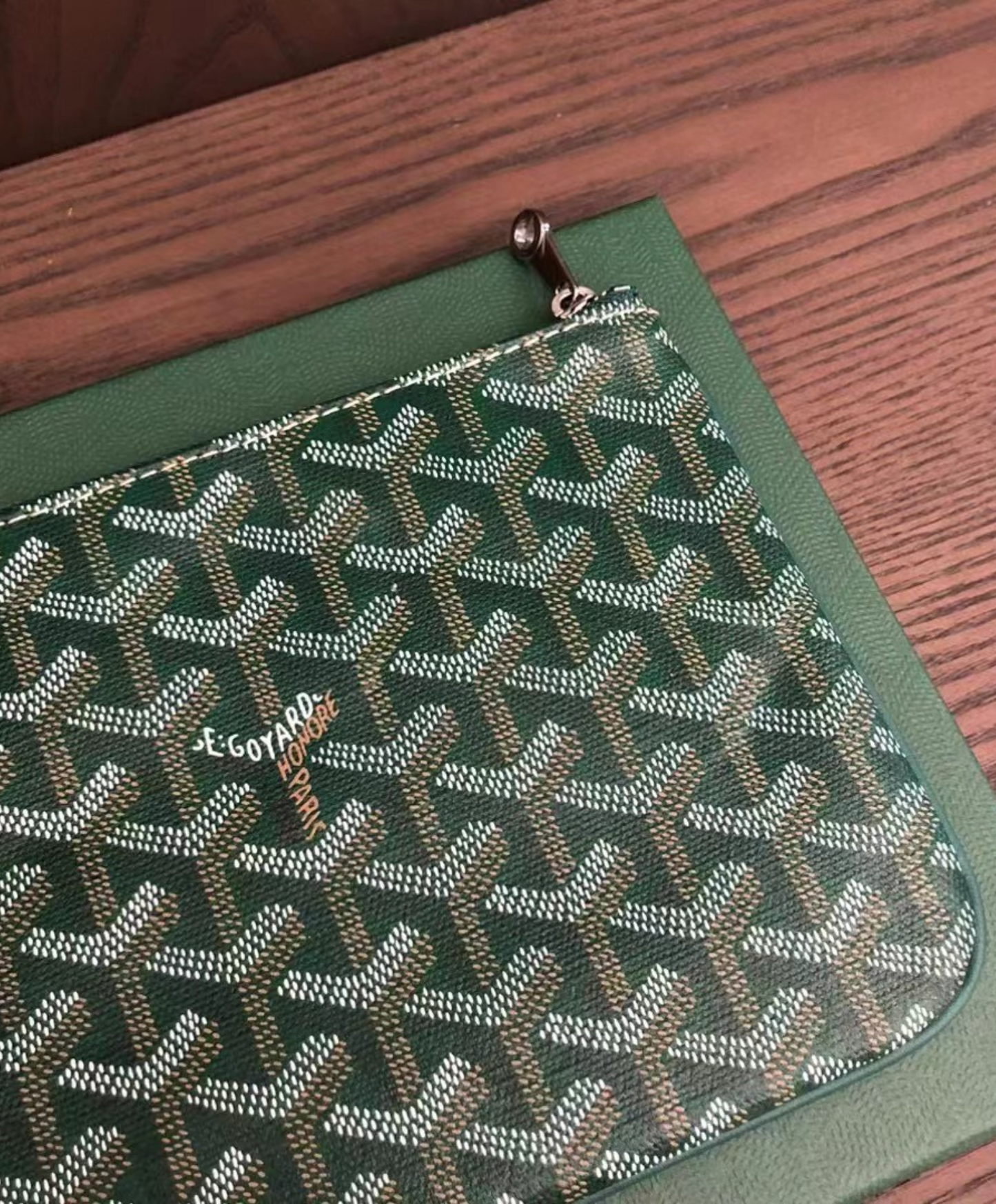 Senat PM Pouch