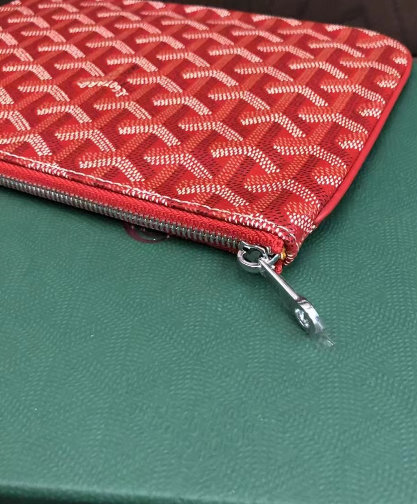 Senat PM Pouch