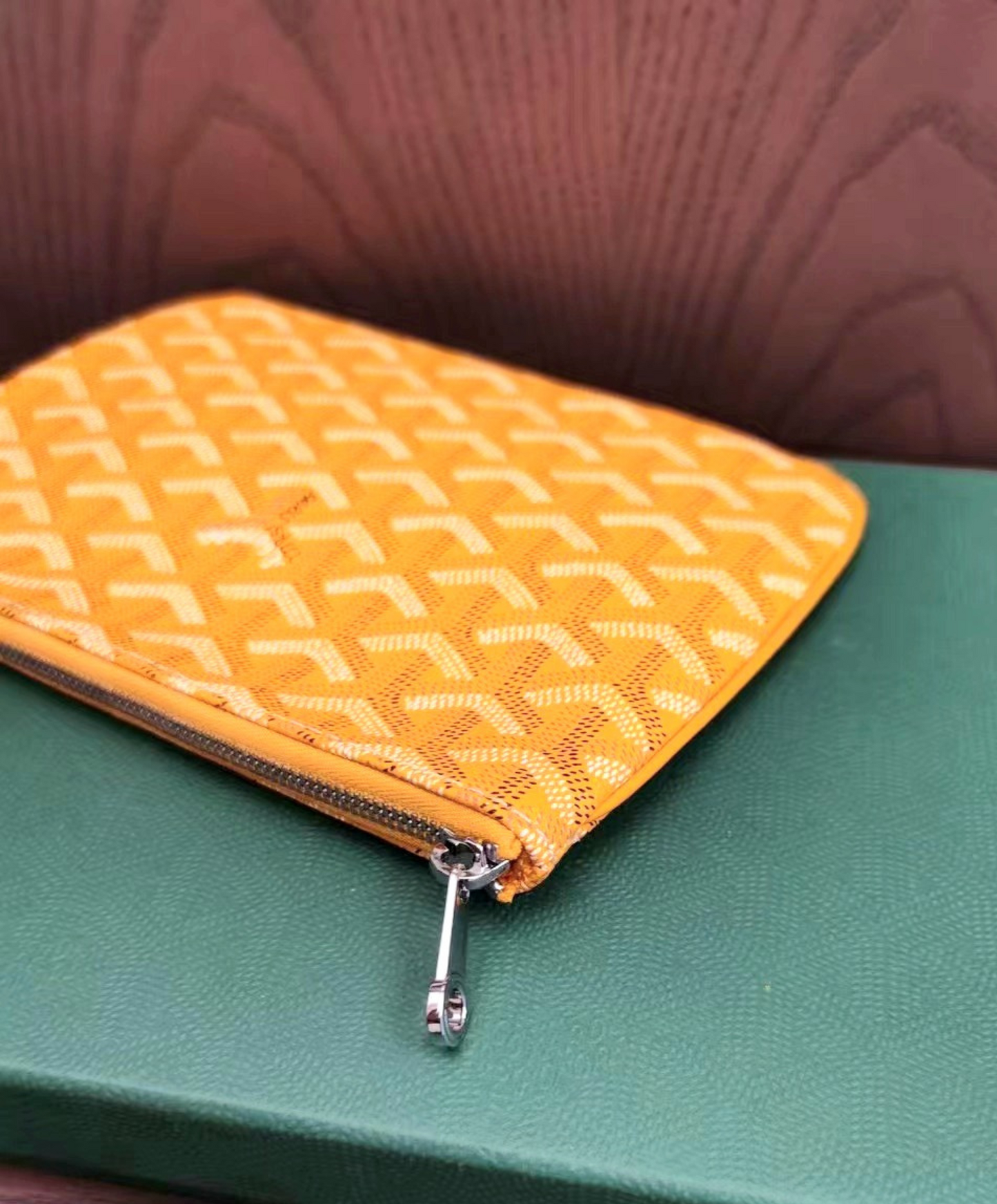 Senat PM Pouch