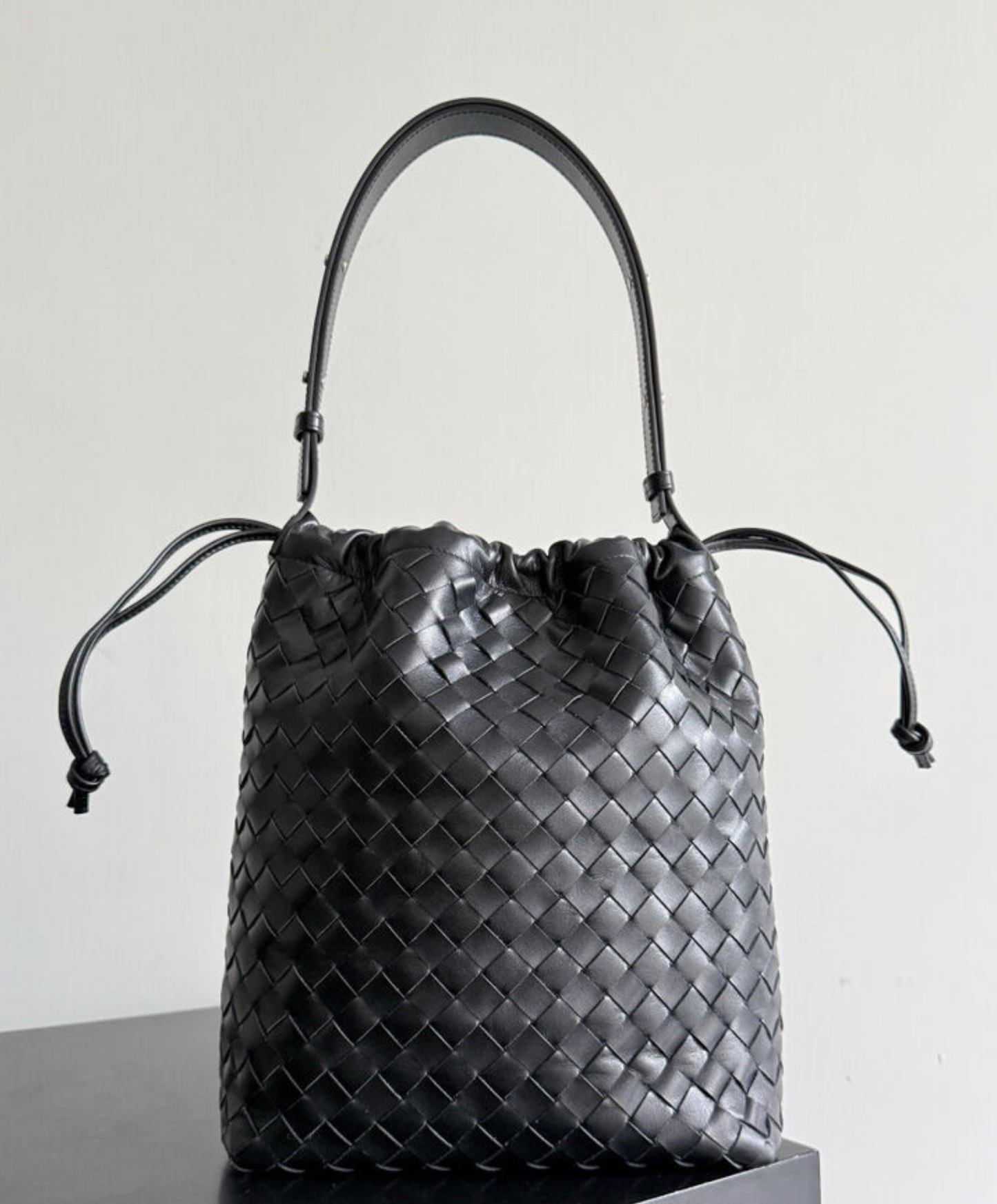 Bucket Intrecciato Biblioteca Leather Shoulder Bag