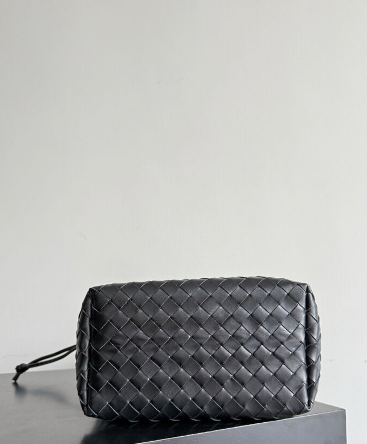 Bucket Intrecciato Biblioteca Leather Shoulder Bag
