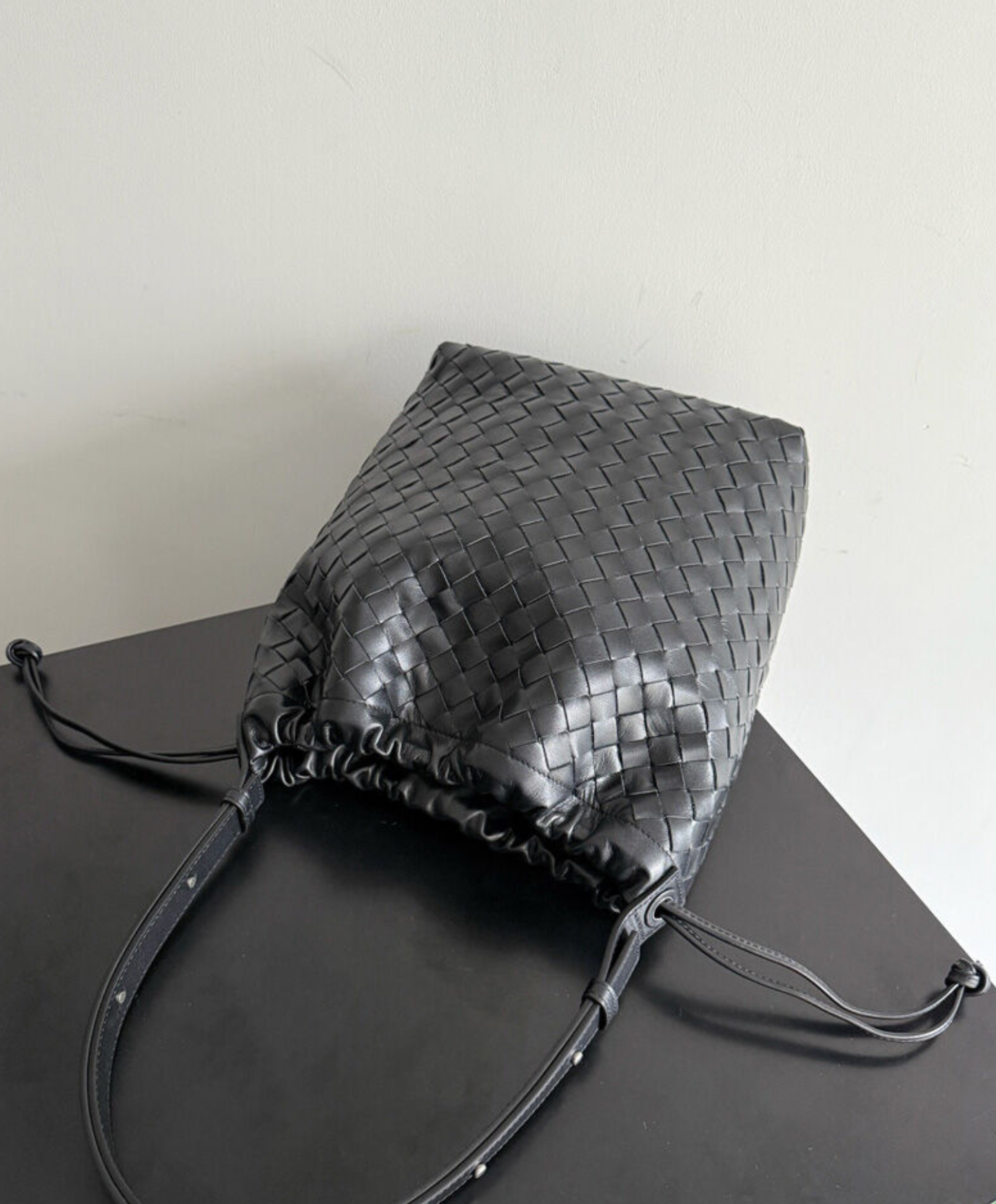 Bucket Intrecciato Biblioteca Leather Shoulder Bag
