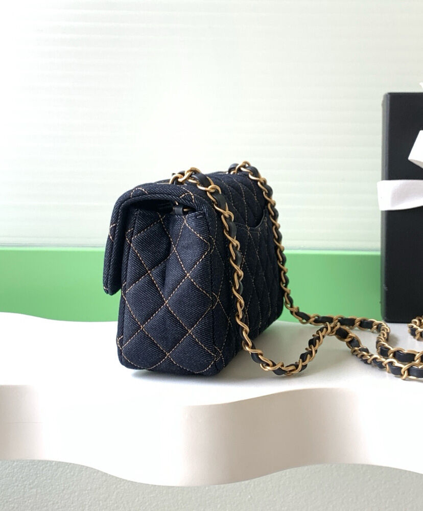 Mini Classic Handbag