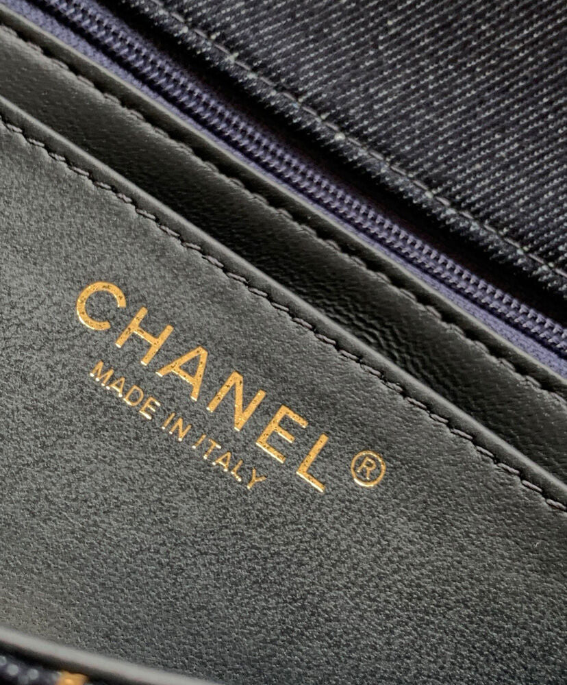 Mini Classic Handbag