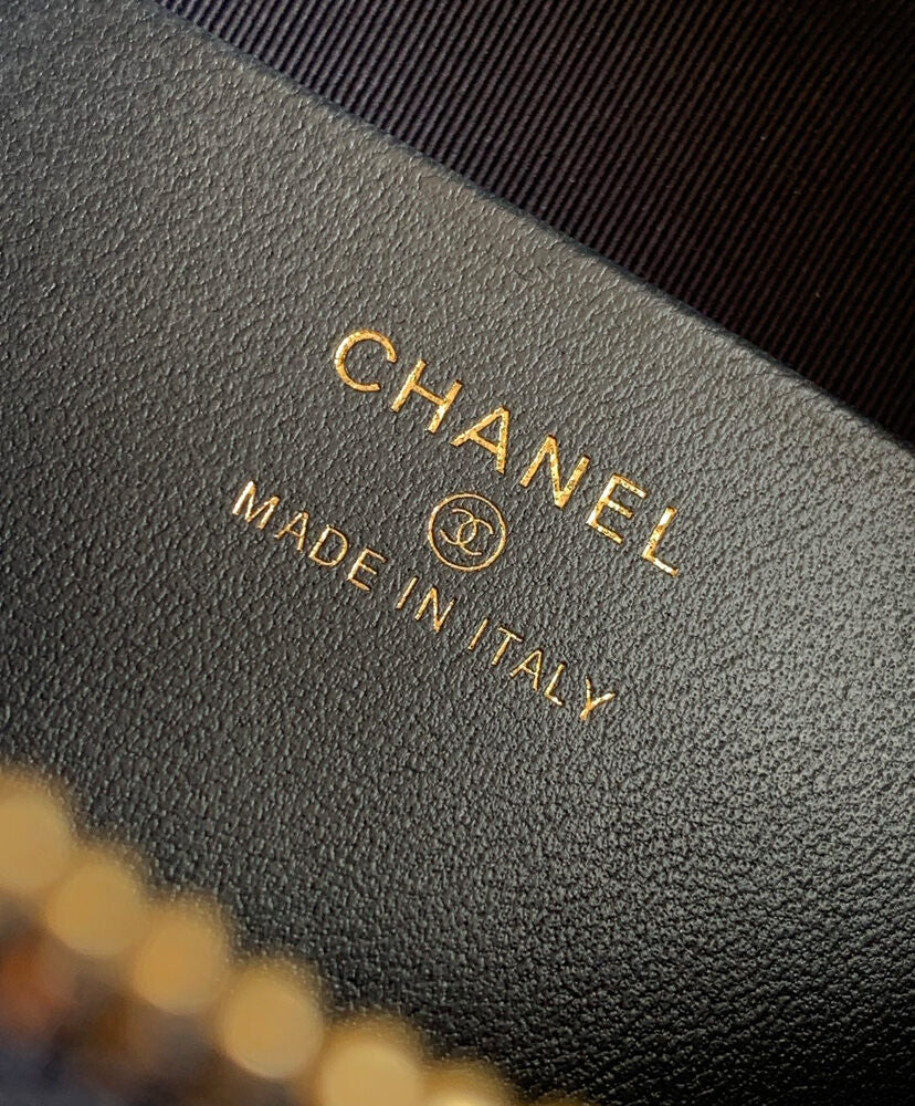 Classic Clutch With Chain