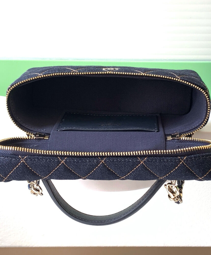 Classic Vanity With Chain