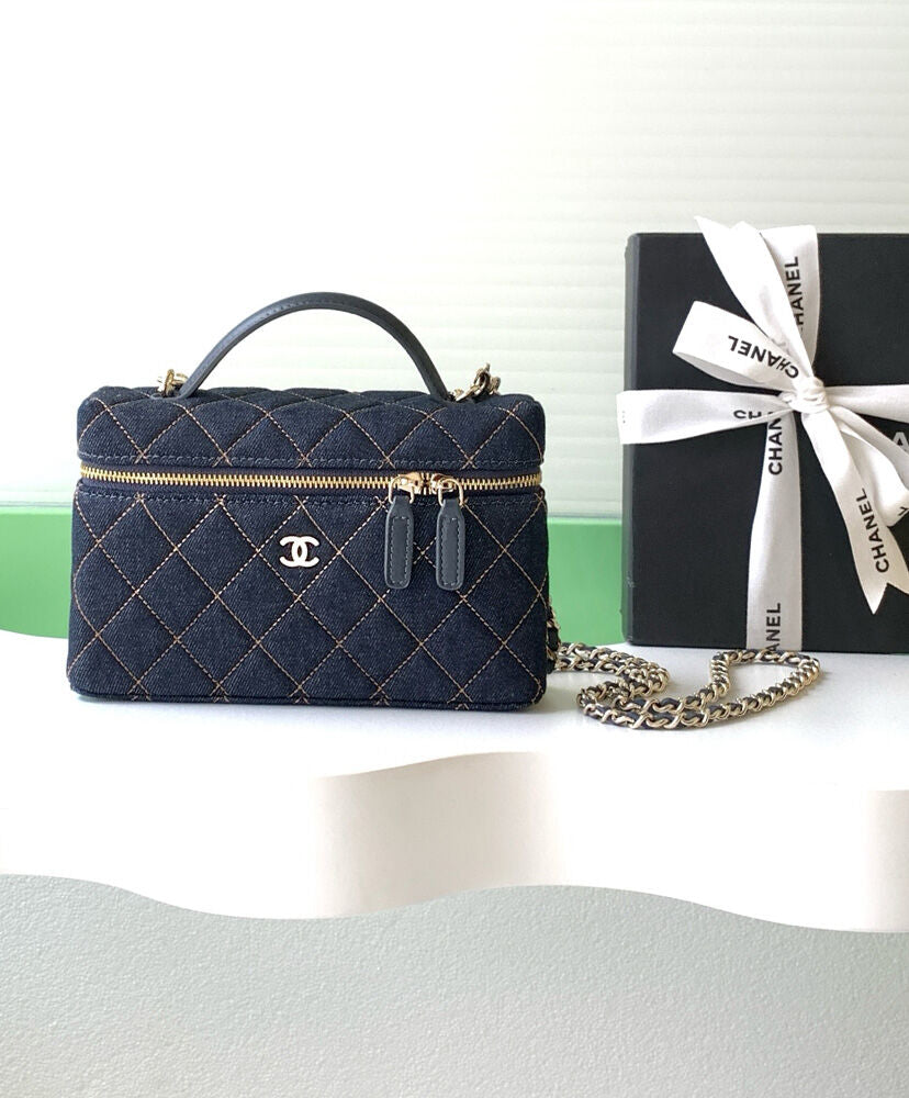 Classic Vanity With Chain