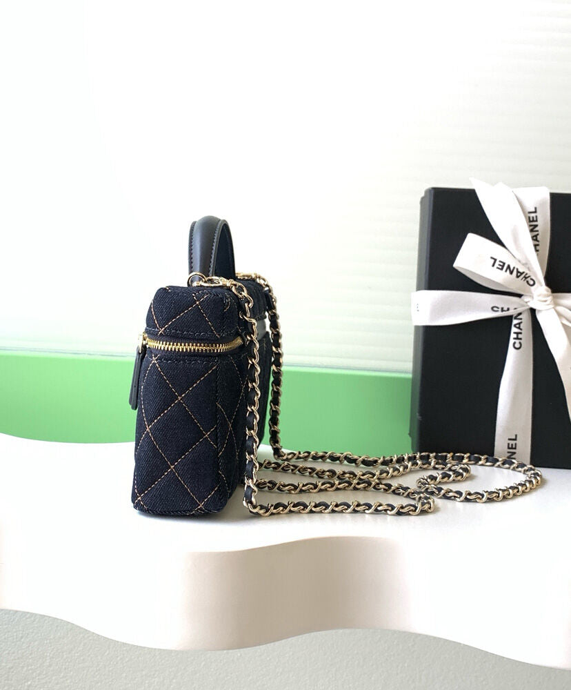 Classic Vanity With Chain