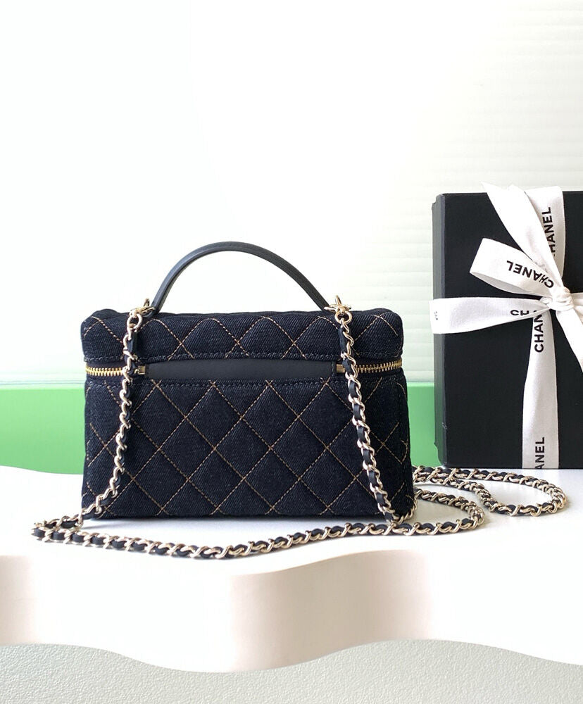 Classic Vanity With Chain