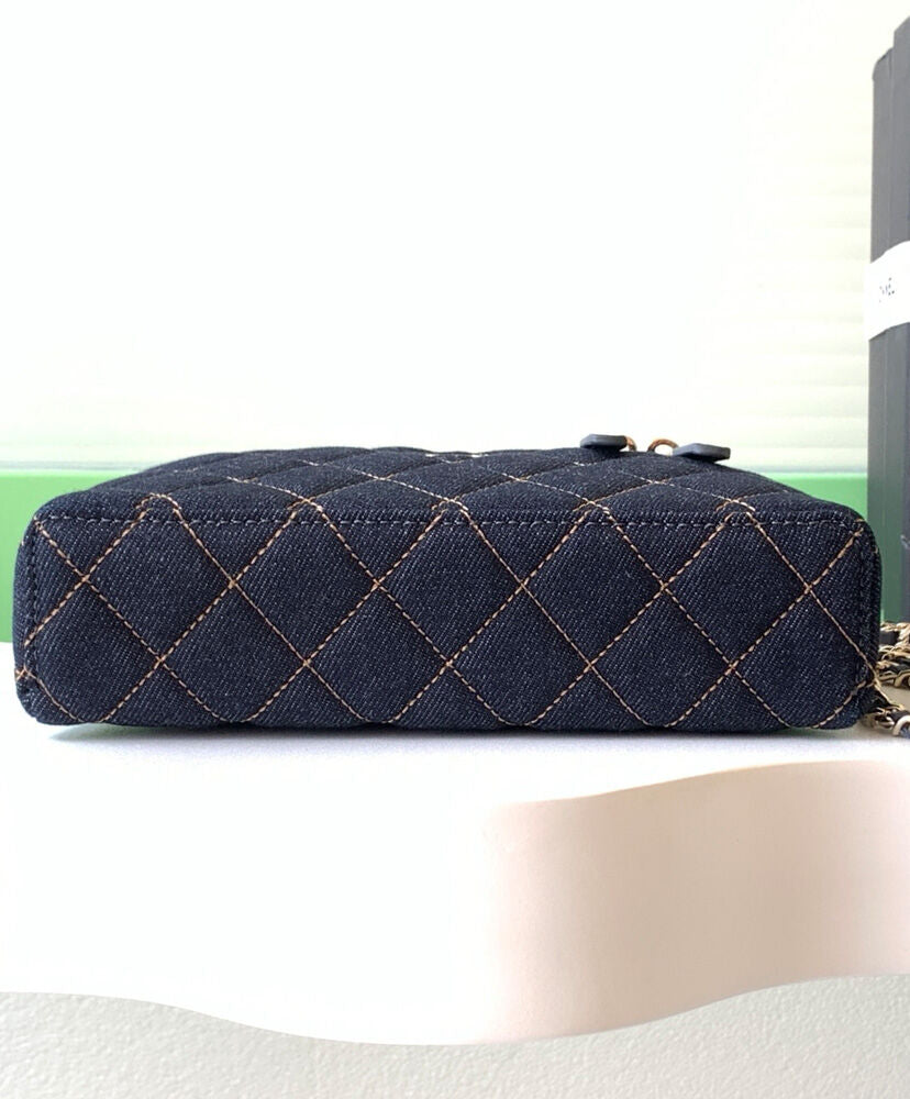 Classic Vanity With Chain