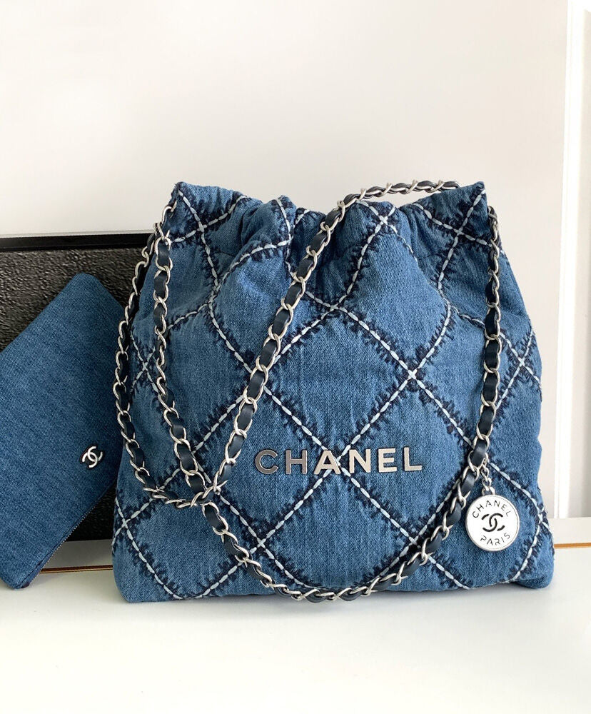 Chanel 22 Small Handbag