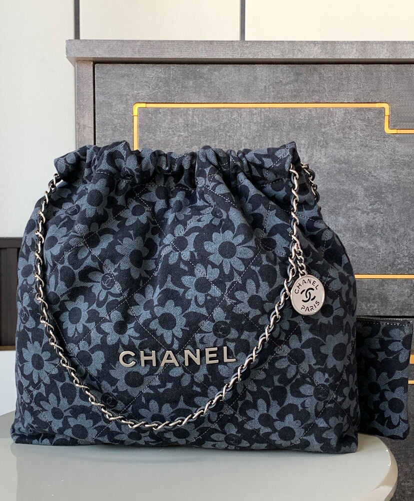 Chanel 22 Small Handbag